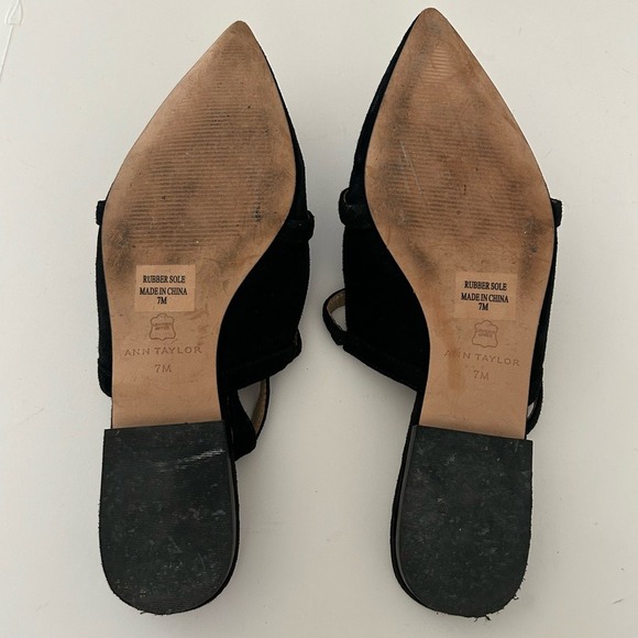 Ann Taylor Black Suede Pointy Toe T-Strap Flat Shoes Size 7 - Picture 7 of 8